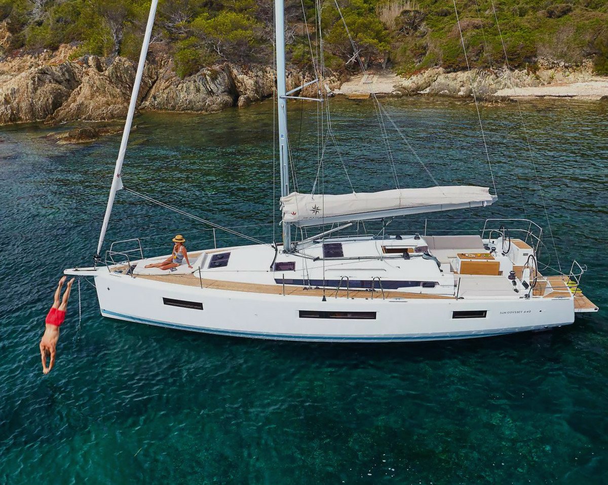 sailboat charter split croatia